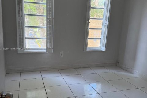 Apartamento en alquiler en Miami, Florida, 3 dormitorios, 117.24 m2 № 1697356 - foto 6