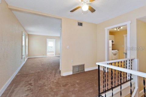 Immobilier commercial à vendre à Daytona Beach, Floride: 7 chambres, 235.23 m2 № 2425940 - photo 11
