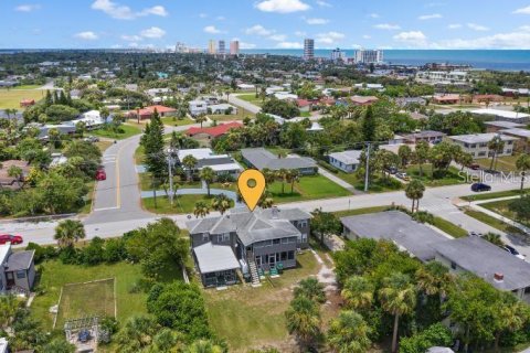 Immobilier commercial à vendre à Daytona Beach, Floride: 7 chambres, 235.23 m2 № 2425940 - photo 2