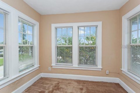 Immobilier commercial à vendre à Daytona Beach, Floride: 7 chambres, 235.23 m2 № 2425940 - photo 12