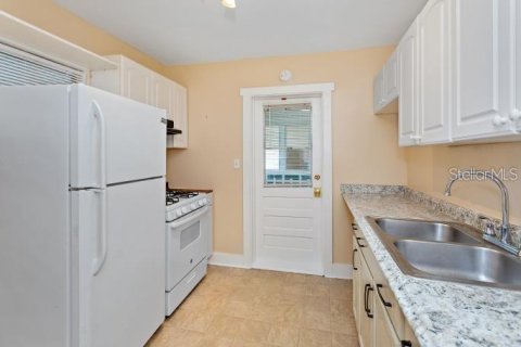 Immobilier commercial à vendre à Daytona Beach, Floride: 7 chambres, 235.23 m2 № 2425940 - photo 10