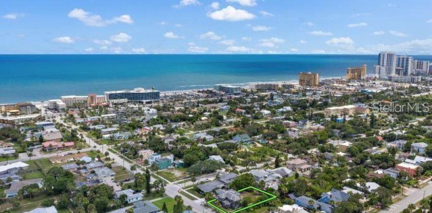 Immobilier commercial à Daytona Beach, Floride 7 chambres, 235.23 m2 № 2425940