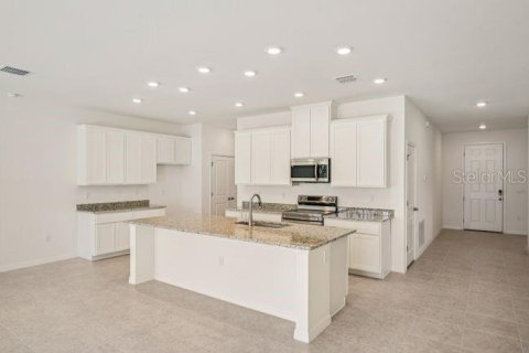Casa en venta en Palm Coast, Florida, 4 dormitorios, 212.37 m2 № 2359437 - foto 4