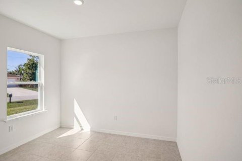 Casa en venta en Palm Coast, Florida, 4 dormitorios, 212.37 m2 № 2359437 - foto 15