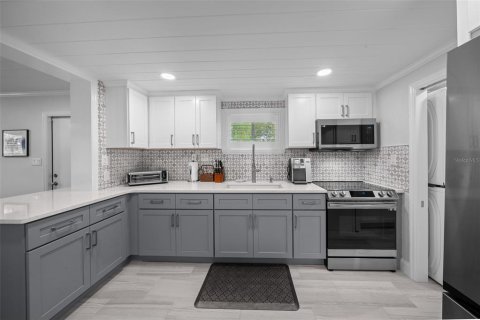 Propiedad comercial en venta en Crystal River, Florida, 466.74 m2 № 2127007 - foto 15