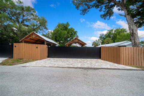 Propiedad comercial en venta en Crystal River, Florida, 466.74 m2 № 2127007 - foto 6