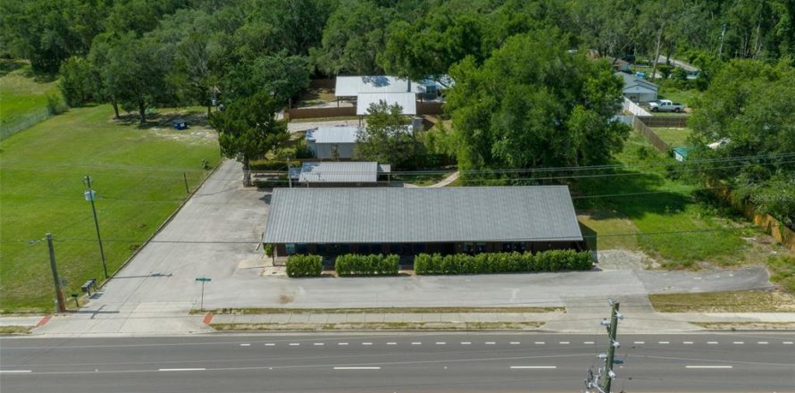 Propiedad comercial en Crystal River, Florida 466.74 m2 № 2127007