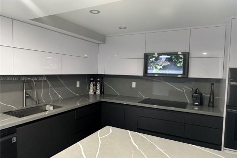 Снять в аренду кондоминиум в Халландейл-Бич, Флорида 2 спальни, 99.87м2, № 1992422 - фото 2