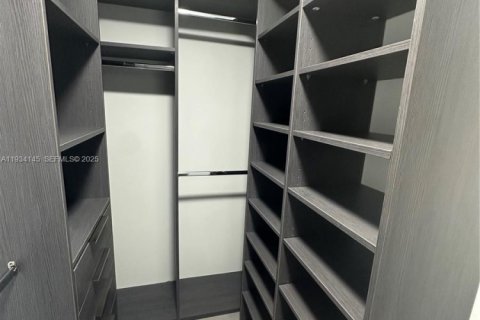 Снять в аренду кондоминиум в Халландейл-Бич, Флорида 2 спальни, 99.87м2, № 1992422 - фото 20