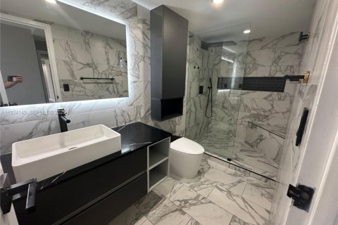 Снять в аренду кондоминиум в Халландейл-Бич, Флорида 2 спальни, 99.87м2, № 1992422 - фото 17