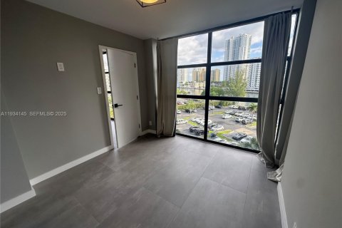 Снять в аренду кондоминиум в Халландейл-Бич, Флорида 2 спальни, 99.87м2, № 1992422 - фото 22