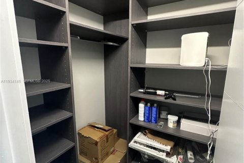 Снять в аренду кондоминиум в Халландейл-Бич, Флорида 2 спальни, 99.87м2, № 1992422 - фото 25