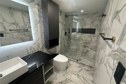 Снять в аренду кондоминиум в Халландейл-Бич, Флорида 2 спальни, 99.87м2, № 1992422 - фото 18