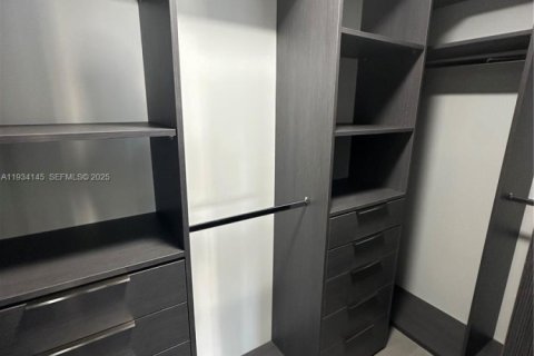 Снять в аренду кондоминиум в Халландейл-Бич, Флорида 2 спальни, 99.87м2, № 1992422 - фото 19