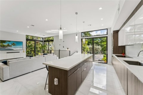 Купить таунхаус в Форт-Лодердейл, Флорида 3 спальни, 183.57м2, № 1955042 - фото 3