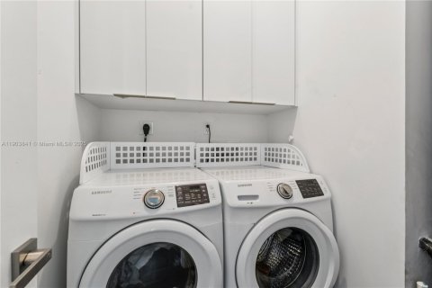 Купить таунхаус в Форт-Лодердейл, Флорида 3 спальни, 183.57м2, № 1955042 - фото 18