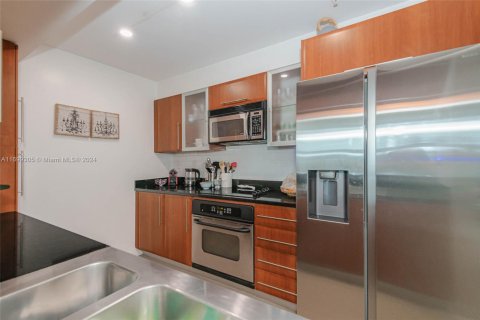 Condominio en Fort Lauderdale, Florida, 2 dormitorios  № 2054643