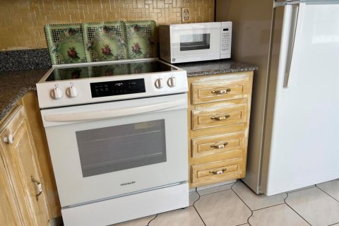 Condo in Delray Beach, Florida, 2 bedrooms  № 2253243 - photo 19