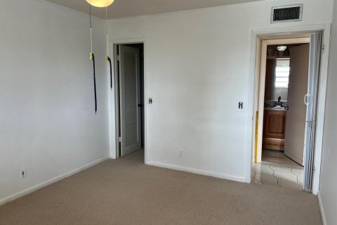 Condo in Delray Beach, Florida, 2 bedrooms  № 2253243 - photo 8