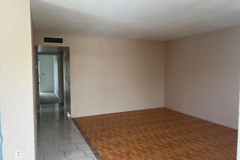 Condo in Delray Beach, Florida, 2 bedrooms  № 2253243 - photo 21