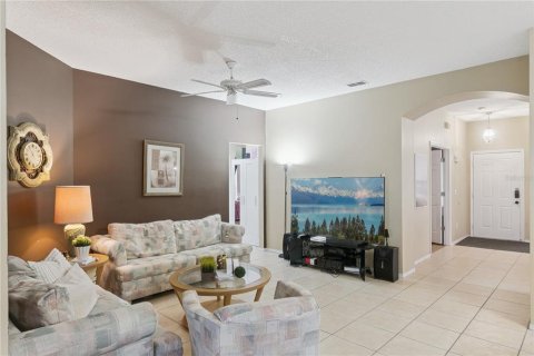 House in Davenport, Florida 4 bedrooms, 169.83 sq.m. № 2137765 - photo 2