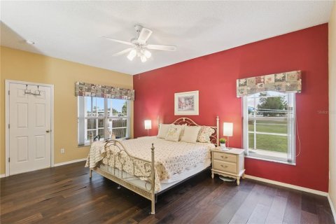 House in Davenport, Florida 4 bedrooms, 169.83 sq.m. № 2137765 - photo 13