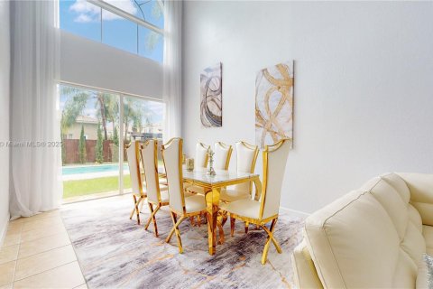 Villa ou maison à vendre à Homestead, Floride: 4 chambres, 239.5 m2 № 1945965 - photo 9
