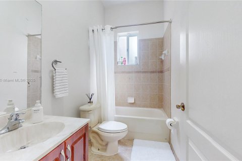 Villa ou maison à vendre à Homestead, Floride: 4 chambres, 239.5 m2 № 1945965 - photo 25