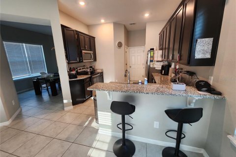 Villa ou maison à vendre à New Smyrna Beach, Floride: 4 chambres, 192.31 m2 № 2233783 - photo 4