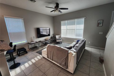 Villa ou maison à vendre à New Smyrna Beach, Floride: 4 chambres, 192.31 m2 № 2233783 - photo 8