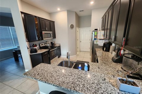 Villa ou maison à vendre à New Smyrna Beach, Floride: 4 chambres, 192.31 m2 № 2233783 - photo 6