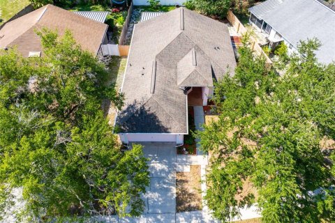 House in Lutz, Florida 3 bedrooms, 136.1 sq.m. № 2285594 - photo 28