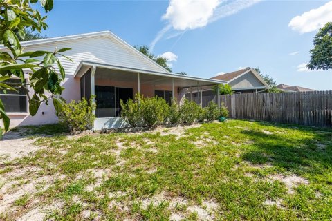 House in Lutz, Florida 3 bedrooms, 136.1 sq.m. № 2285594 - photo 23