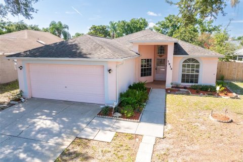 House in Lutz, Florida 3 bedrooms, 136.1 sq.m. № 2285594 - photo 2