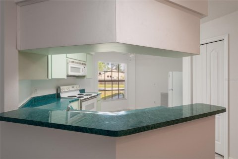 House in Lutz, Florida 3 bedrooms, 136.1 sq.m. № 2285594 - photo 10