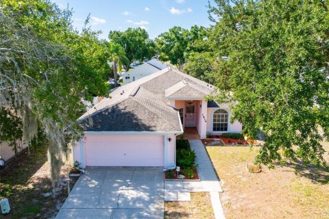 House in Lutz, Florida 3 bedrooms, 136.1 sq.m. № 2285594 - photo 3