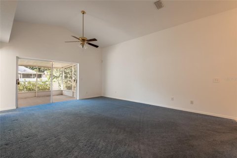 House in Lutz, Florida 3 bedrooms, 136.1 sq.m. № 2285594 - photo 4
