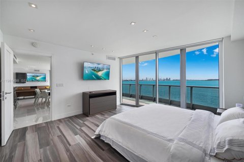 Condominio en alquiler en Miami, Florida, 2 dormitorios, 126.72 m2 № 2080824 - foto 9