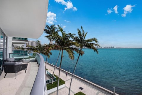 Condominio en alquiler en Miami, Florida, 2 dormitorios, 126.72 m2 № 2080824 - foto 19