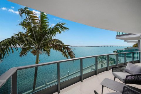 Condominio en alquiler en Miami, Florida, 2 dormitorios, 126.72 m2 № 2080824 - foto 18