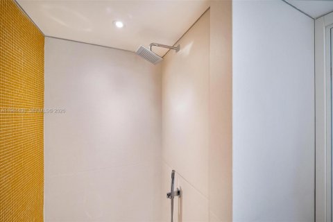 Condominio en alquiler en Miami, Florida, 2 dormitorios, 126.72 m2 № 2080824 - foto 17