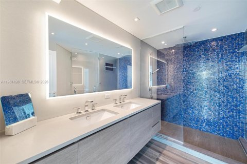 Condominio en alquiler en Miami, Florida, 2 dormitorios, 126.72 m2 № 2080824 - foto 12