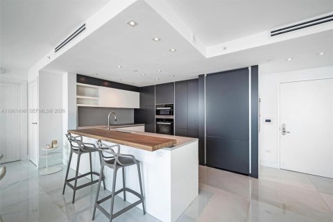 Condominio en alquiler en Miami, Florida, 2 dormitorios, 126.72 m2 № 2080824 - foto 7