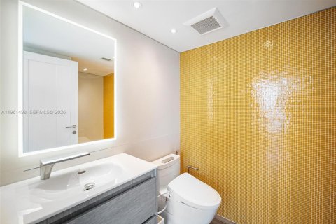 Condominio en alquiler en Miami, Florida, 2 dormitorios, 126.72 m2 № 2080824 - foto 16