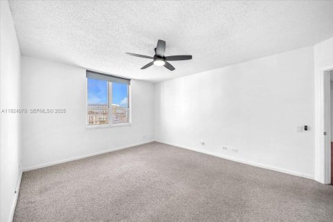 Copropriété à louer à Miami, Floride: 2 chambres, 117.71 m2 № 1982541 - photo 18