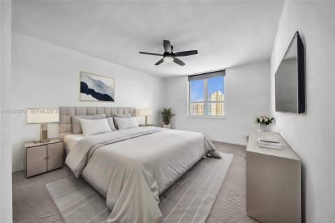 Copropriété à louer à Miami, Floride: 2 chambres, 117.71 m2 № 1982541 - photo 5