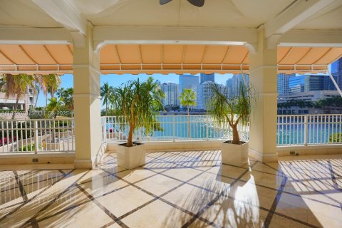 Copropriété à louer à Miami, Floride: 2 chambres, 117.71 m2 № 1982541 - photo 28
