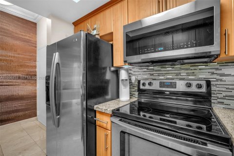 Copropriété à louer à Doral, Floride: 3 chambres, 114.27 m2 № 1996667 - photo 15