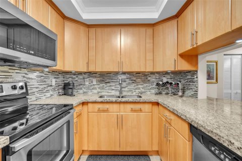 Copropriété à louer à Doral, Floride: 3 chambres, 114.27 m2 № 1996667 - photo 14