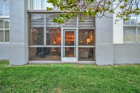 Copropriété à louer à Doral, Floride: 3 chambres, 114.27 m2 № 1996667 - photo 5